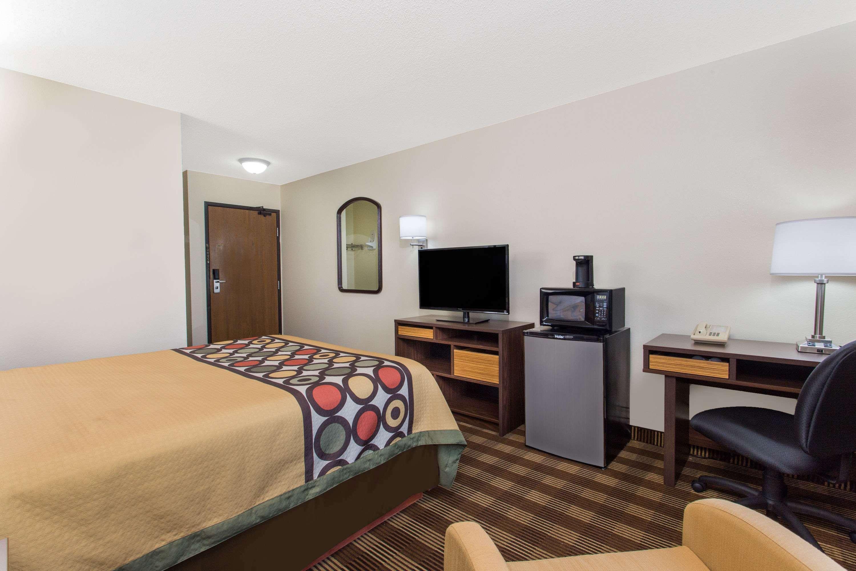 Super 8 By Wyndham Eau Claire I-94 Motel Eksteriør billede