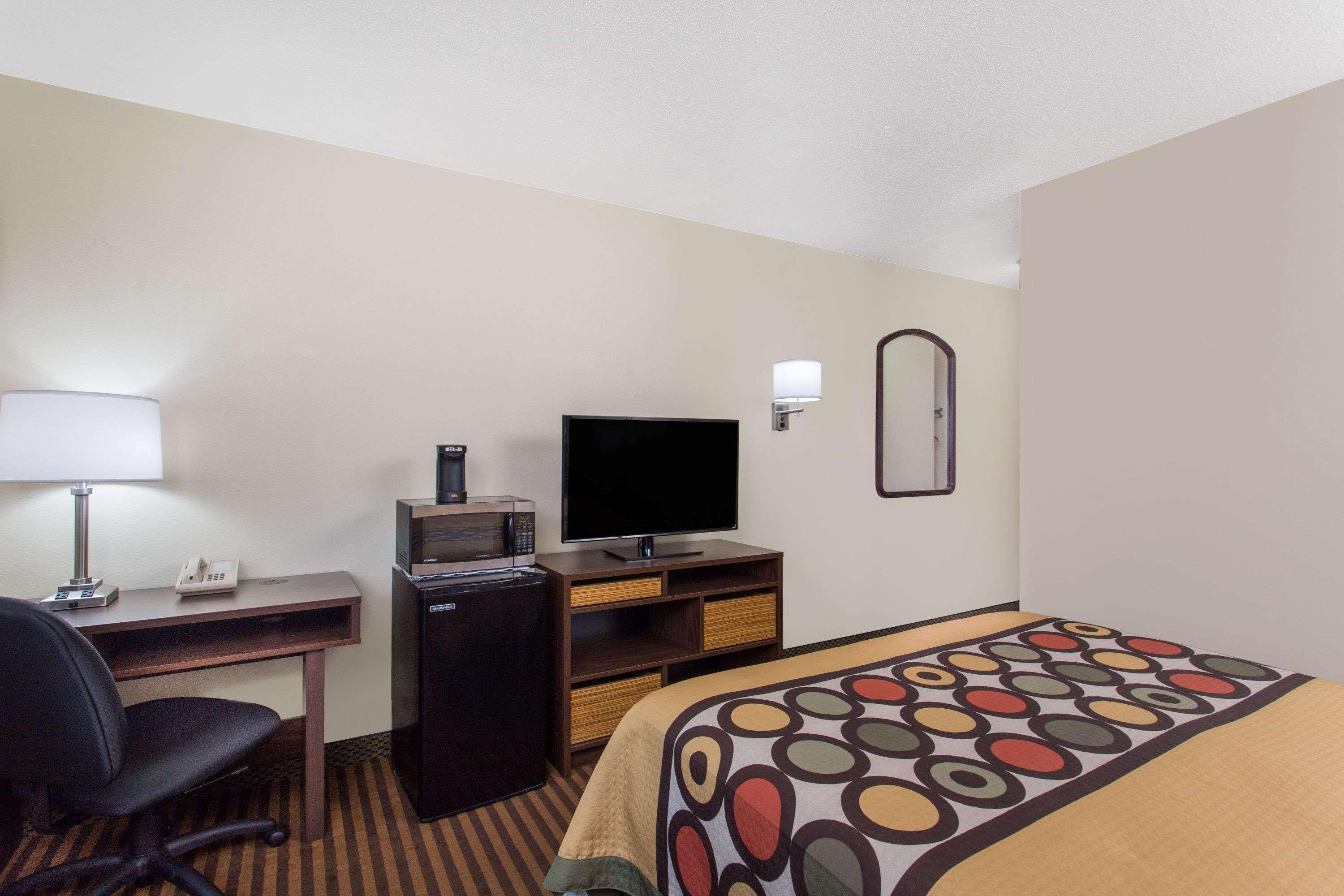 Super 8 By Wyndham Eau Claire I-94 Motel Eksteriør billede